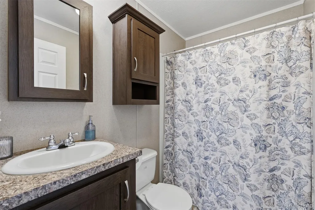 92 Normandy Drive Howell City MI 48843
