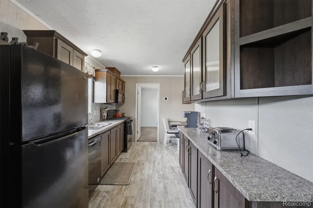 92 Normandy Drive Howell City MI 48843