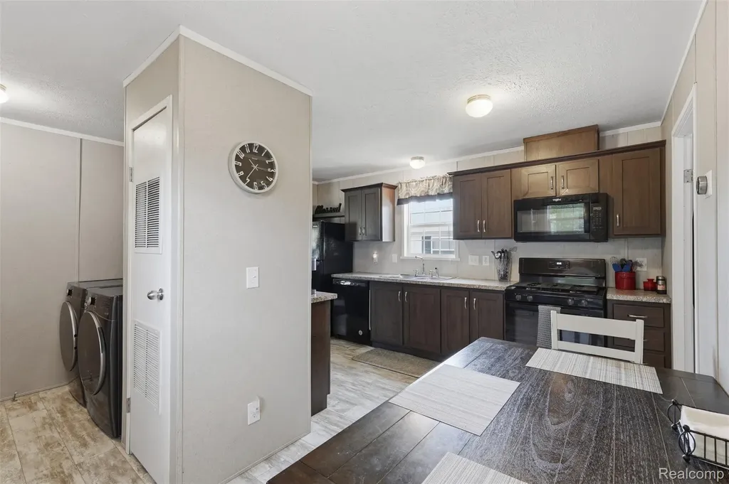 92 Normandy Drive Howell City MI 48843