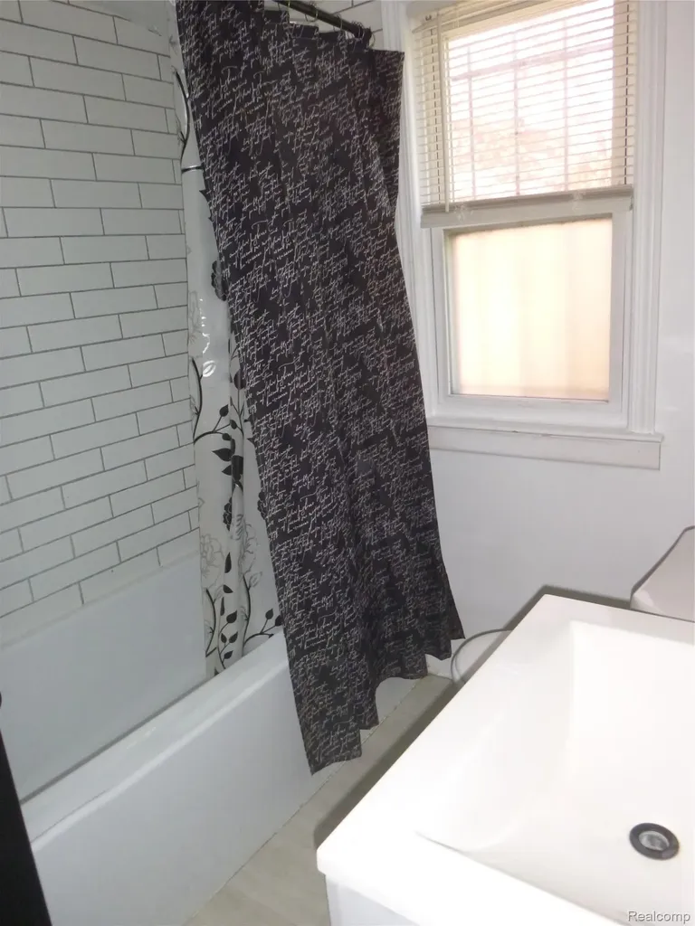 10078 Heyden Court Detroit City MI 48228