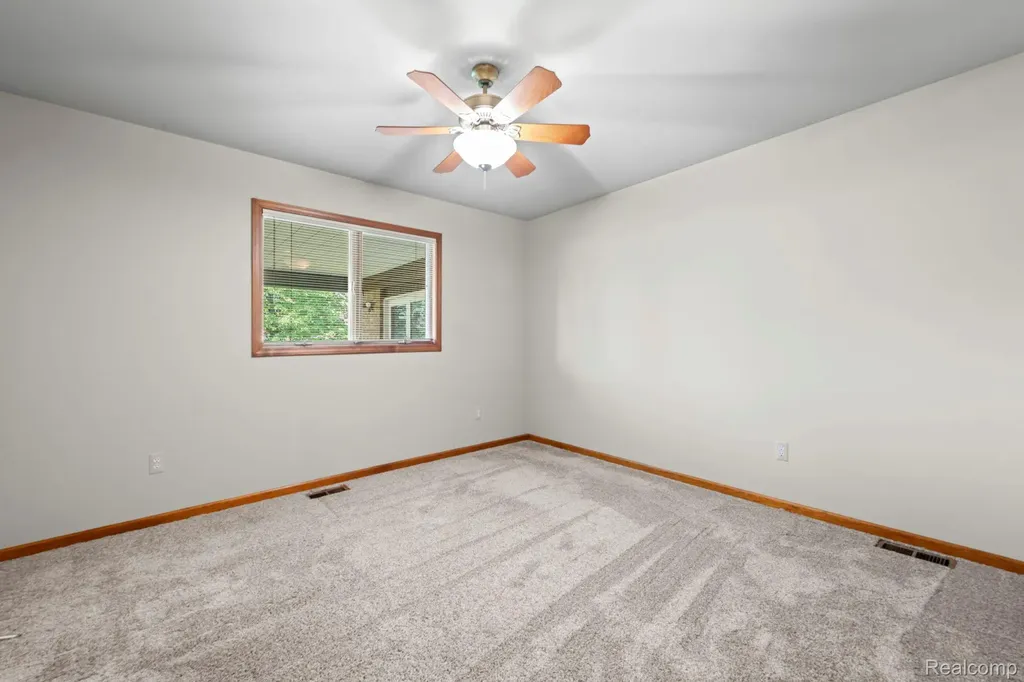 21580 Georgetown Road Woodhaven City MI 48183