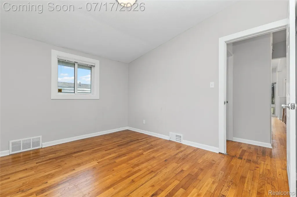 1271 Featherstone Road Pontiac City MI 48342