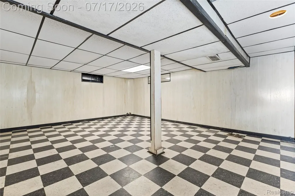 1271 Featherstone Road Pontiac City MI 48342