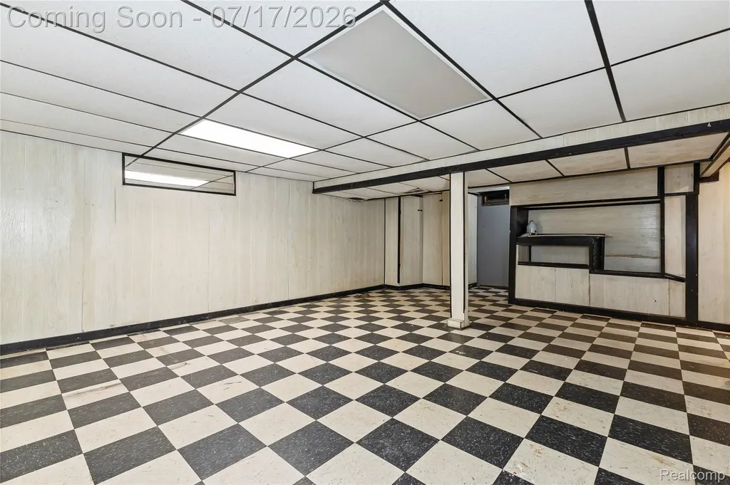1271 Featherstone Road Pontiac City MI 48342