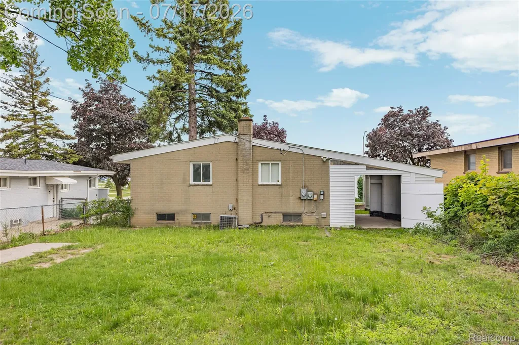 1271 Featherstone Road Pontiac City MI 48342