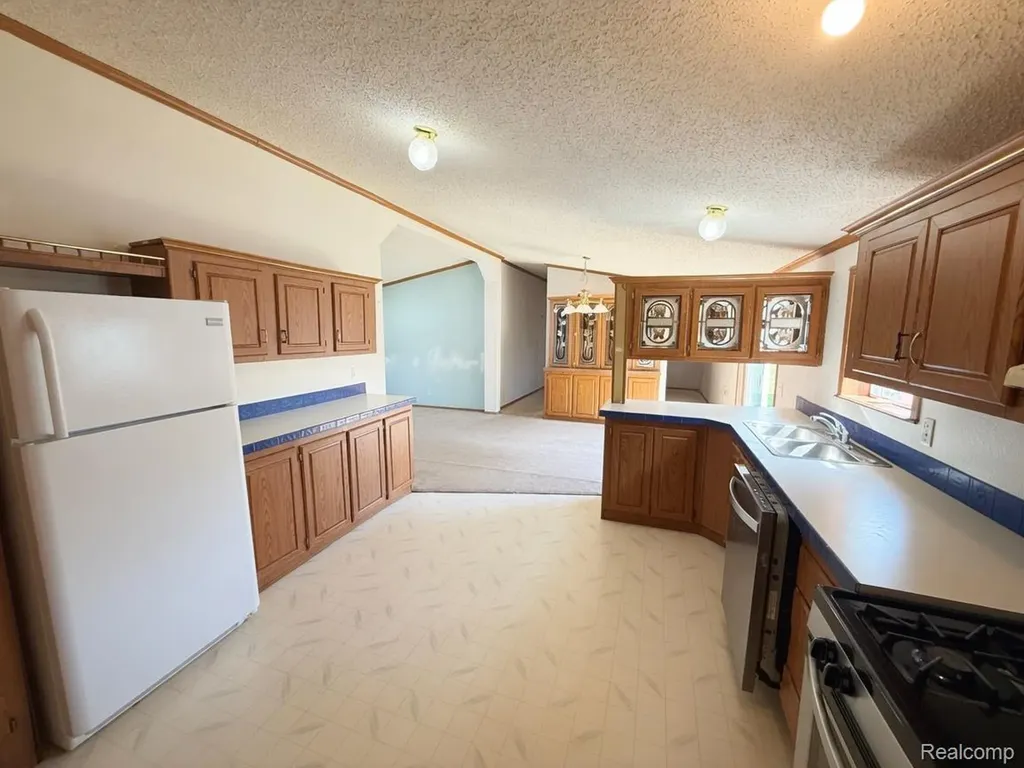 7023 Scarborough Lane Hamburg Township MI 48189