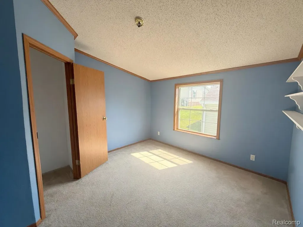 7023 Scarborough Lane Hamburg Township MI 48189