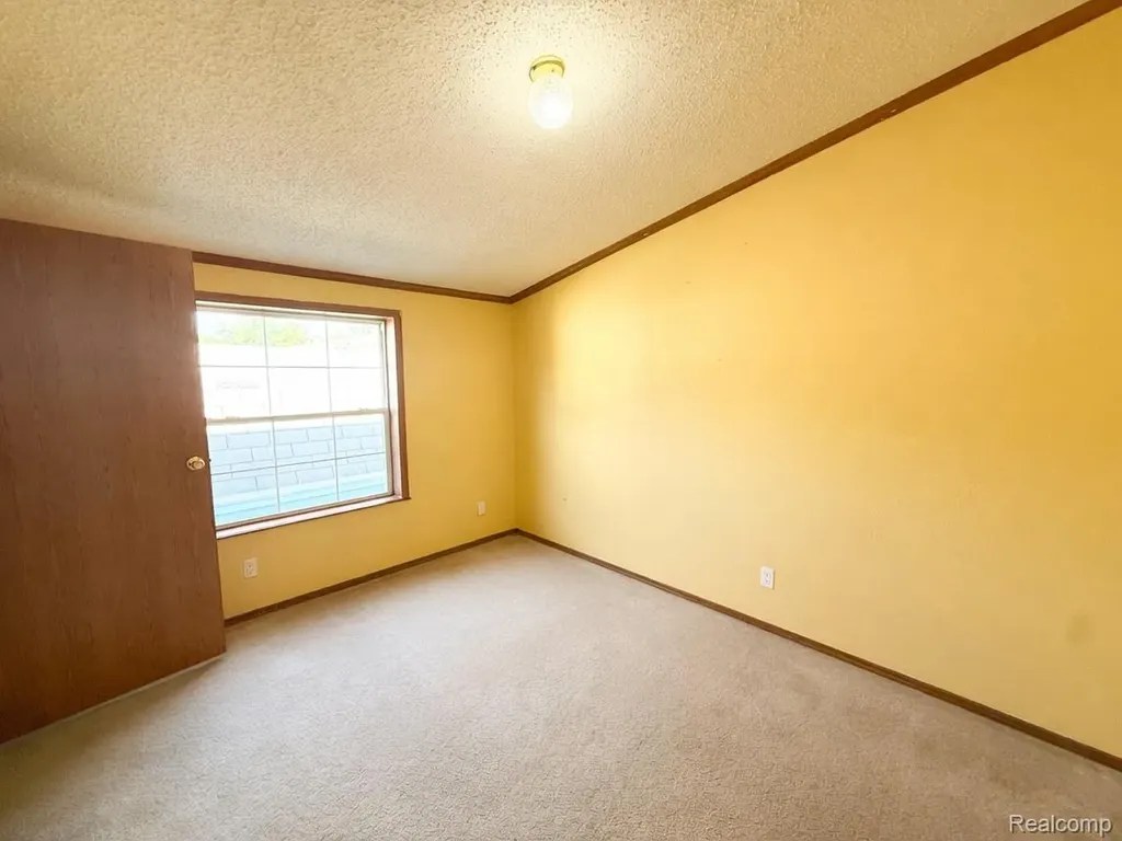 7023 Scarborough Lane Hamburg Township MI 48189