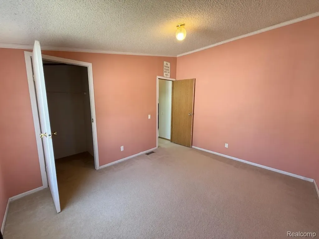 7023 Scarborough Lane Hamburg Township MI 48189