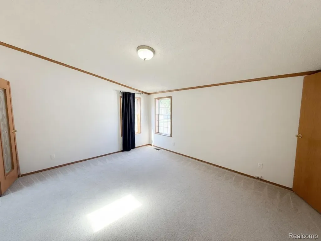 7023 Scarborough Lane Hamburg Township MI 48189