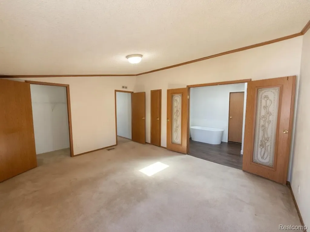 7023 Scarborough Lane Hamburg Township MI 48189