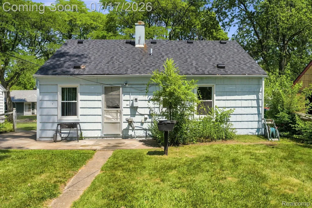 10401 Albany Street Oak Park City MI 48237