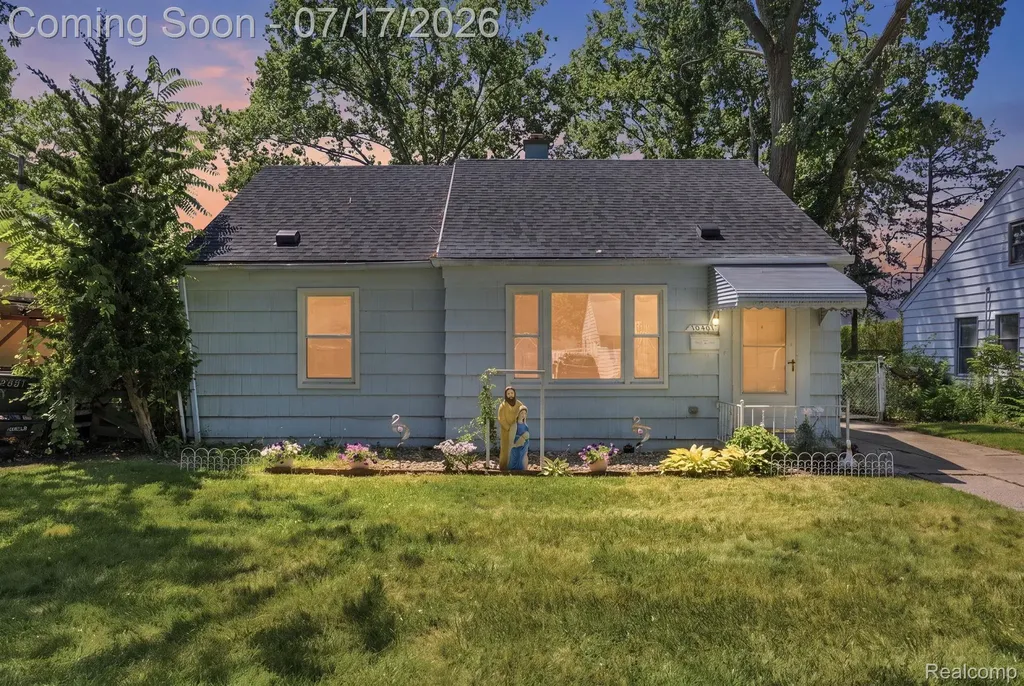 10401 Albany Street Oak Park City MI 48237