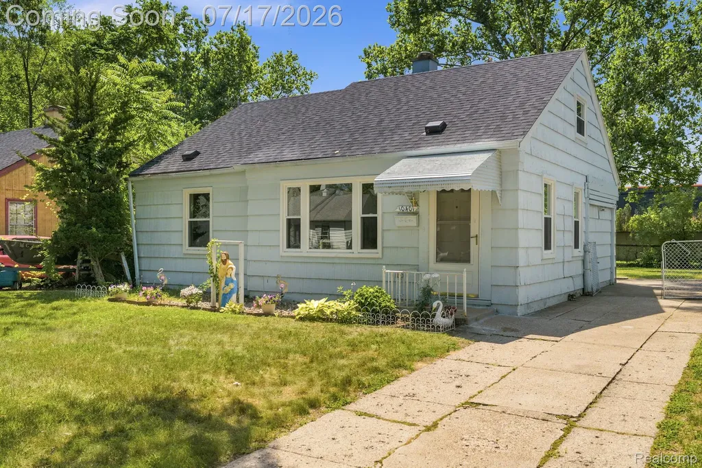 10401 Albany Street Oak Park City MI 48237