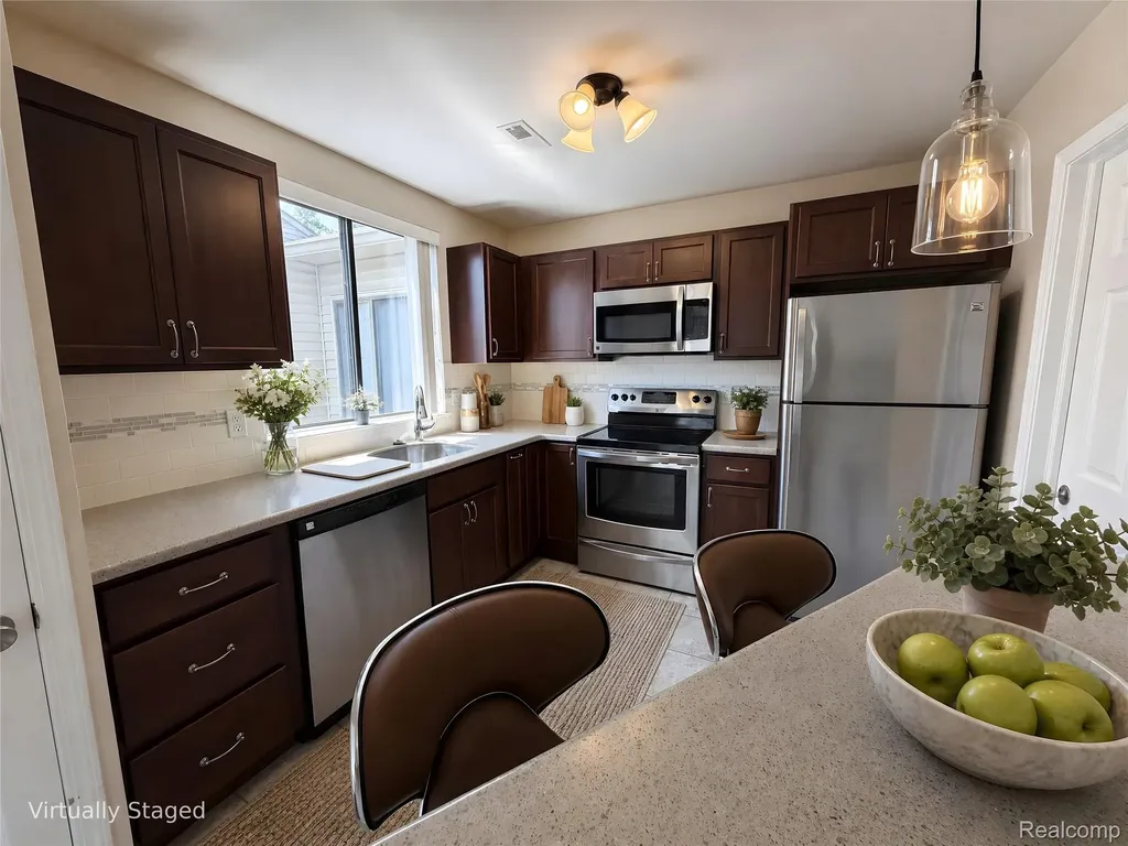 22161 Indian Creek Drive Farmington Hills City MI 48335