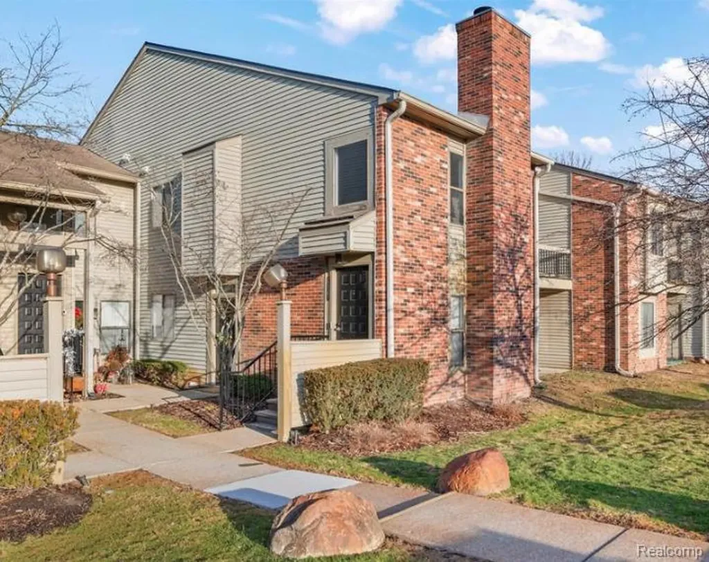 22161 Indian Creek Drive Farmington Hills City MI 48335