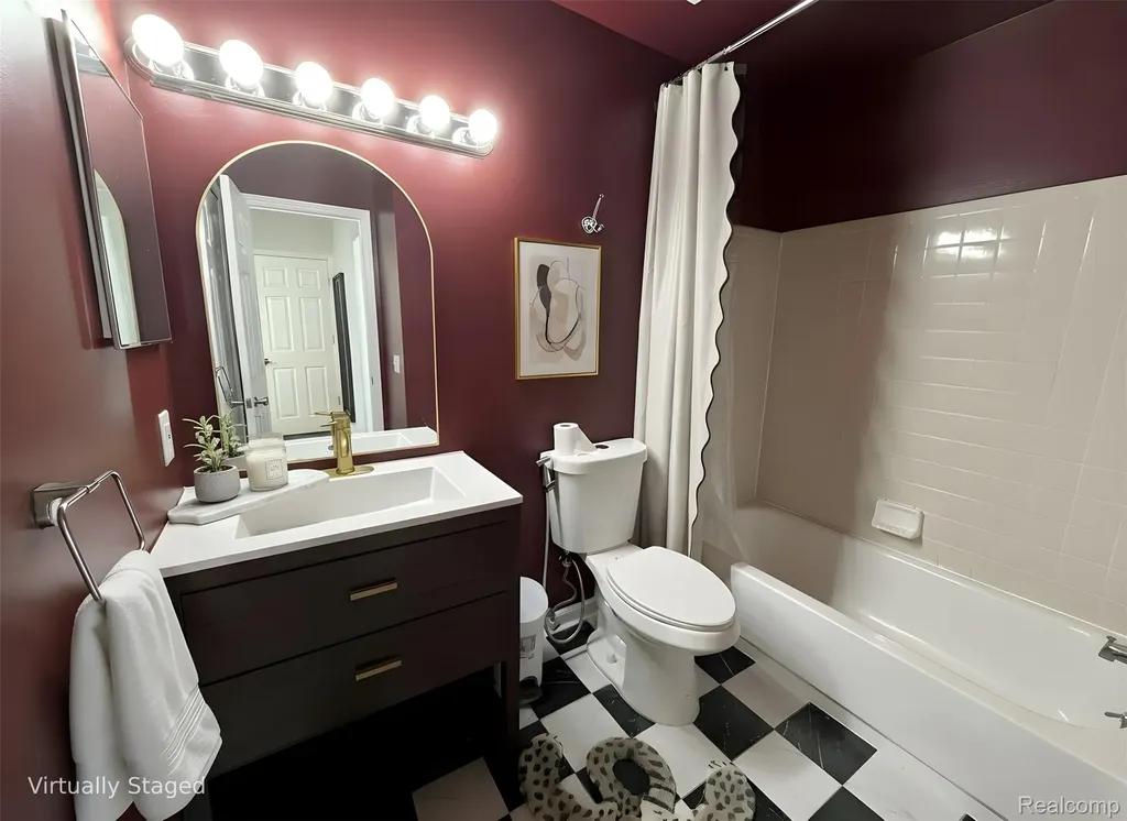 22161 Indian Creek Drive Farmington Hills City MI 48335