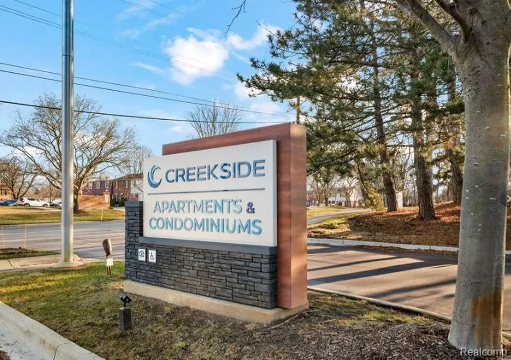 22161 Indian Creek Drive Farmington Hills City MI 48335