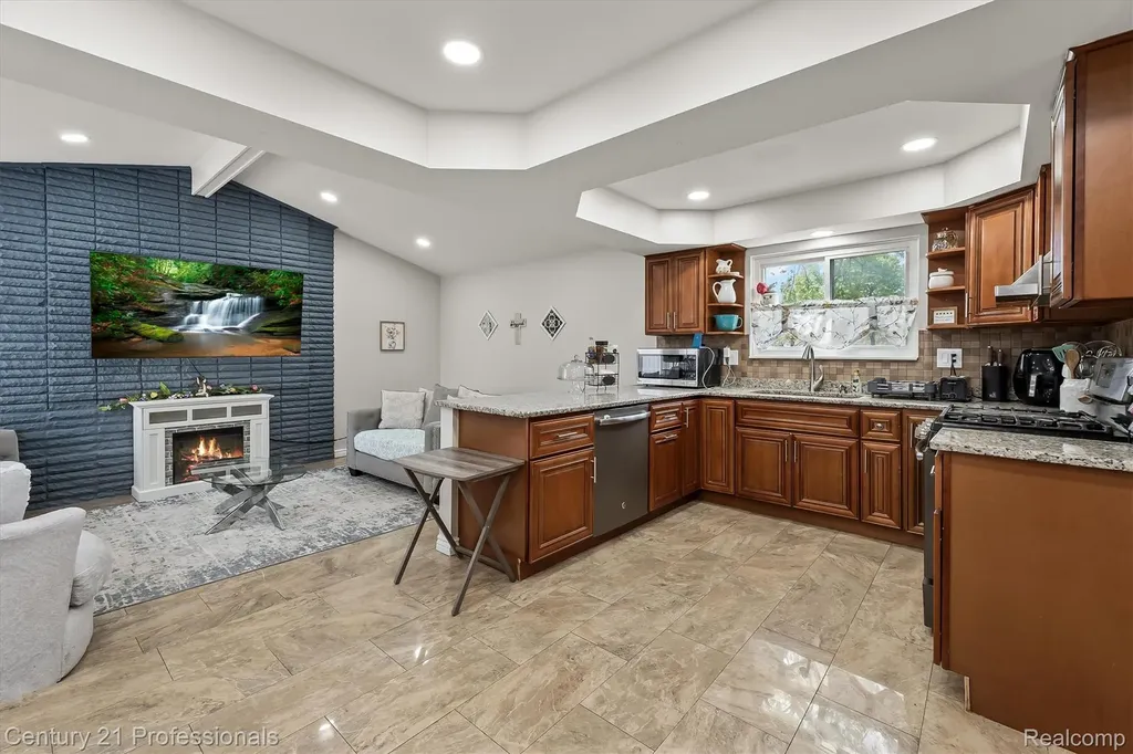 37010 Calka Drive Sterling Heights City MI 48310