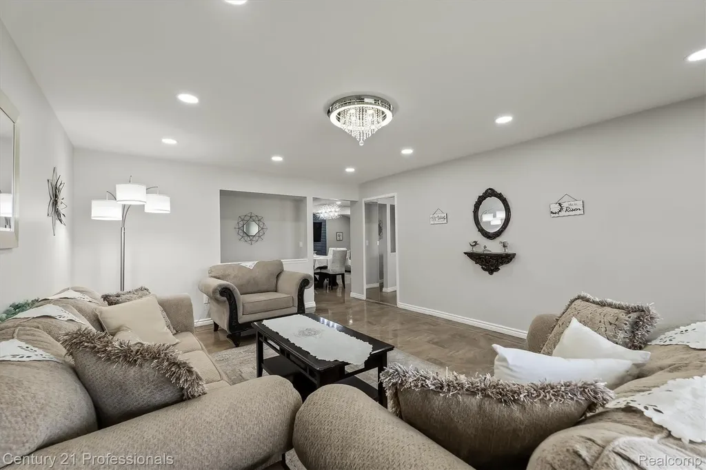 37010 Calka Drive Sterling Heights City MI 48310
