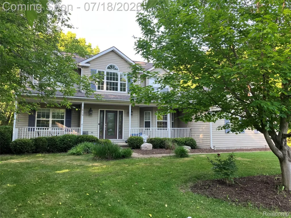 1815 Twin Lakes Boulevard Oxford Charter Township MI 48371