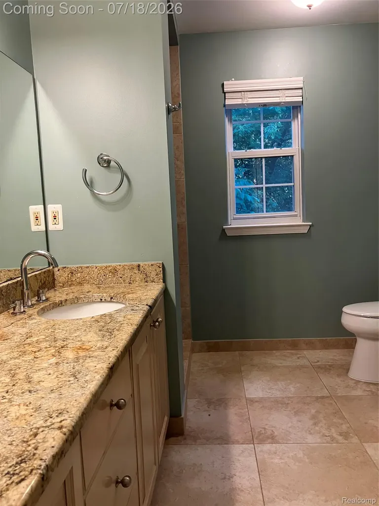 1815 Twin Lakes Boulevard Oxford Charter Township MI 48371
