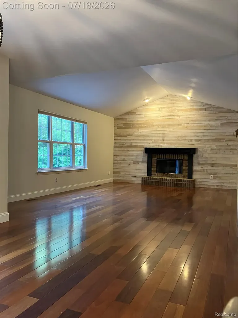 1815 Twin Lakes Boulevard Oxford Charter Township MI 48371