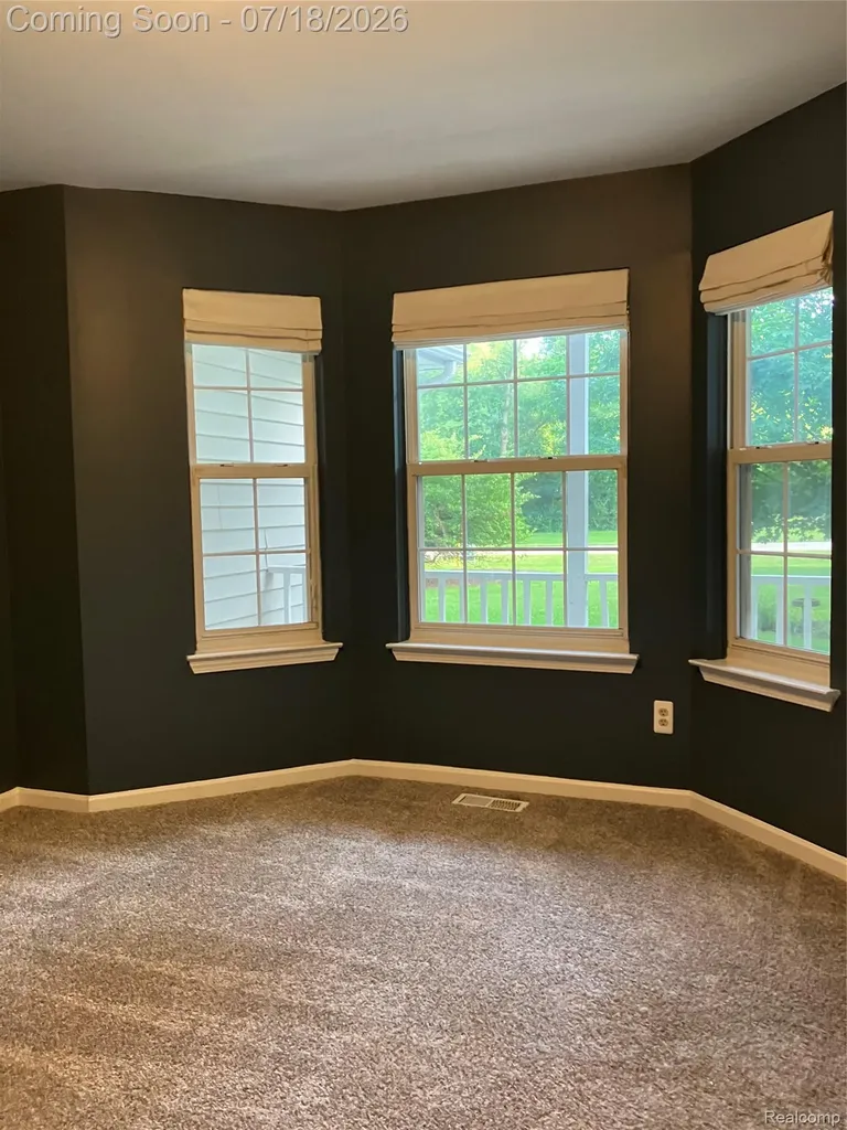 1815 Twin Lakes Boulevard Oxford Charter Township MI 48371