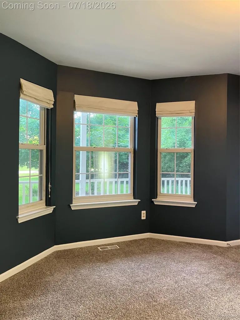 1815 Twin Lakes Boulevard Oxford Charter Township MI 48371