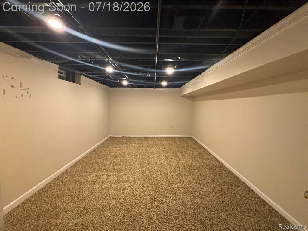 1815 Twin Lakes Boulevard Oxford Charter Township MI 48371