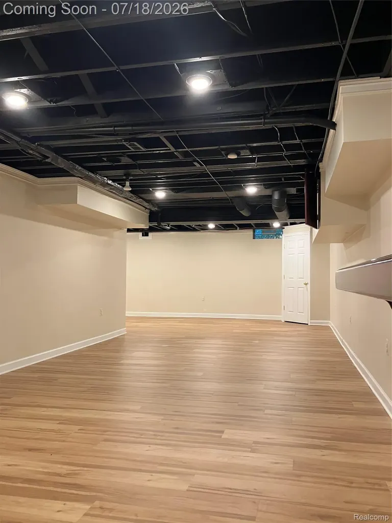 1815 Twin Lakes Boulevard Oxford Charter Township MI 48371