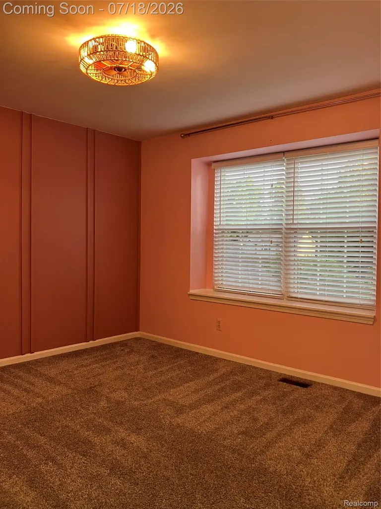 1815 Twin Lakes Boulevard Oxford Charter Township MI 48371