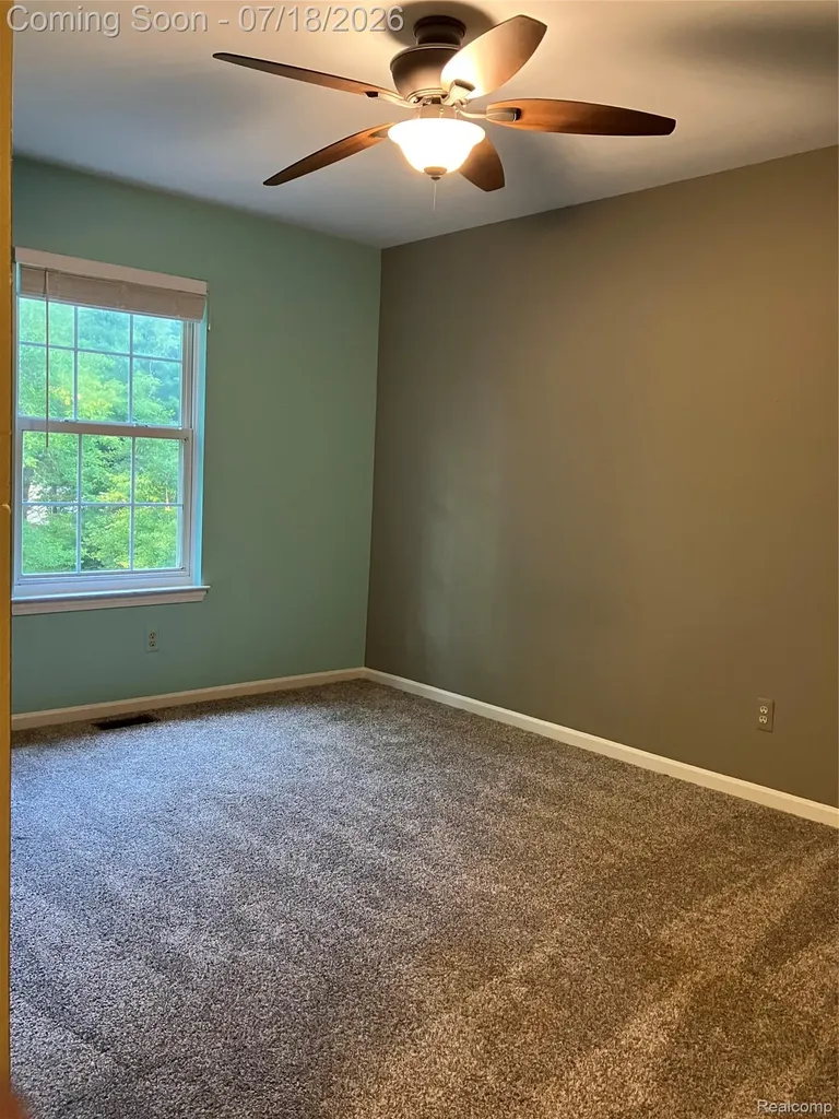 1815 Twin Lakes Boulevard Oxford Charter Township MI 48371