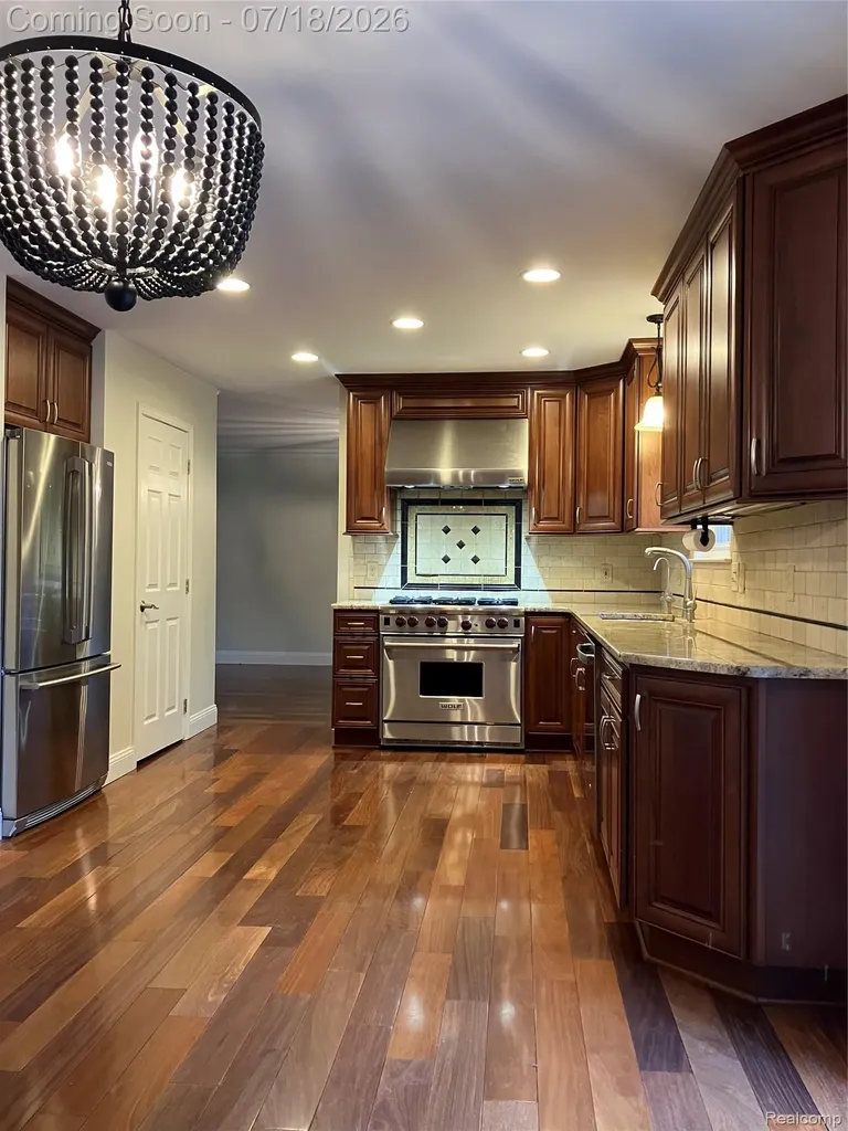 1815 Twin Lakes Boulevard Oxford Charter Township MI 48371