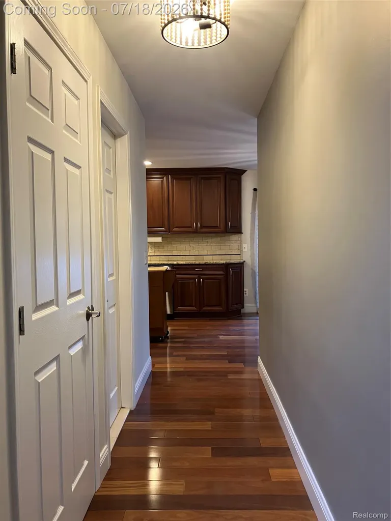 1815 Twin Lakes Boulevard Oxford Charter Township MI 48371