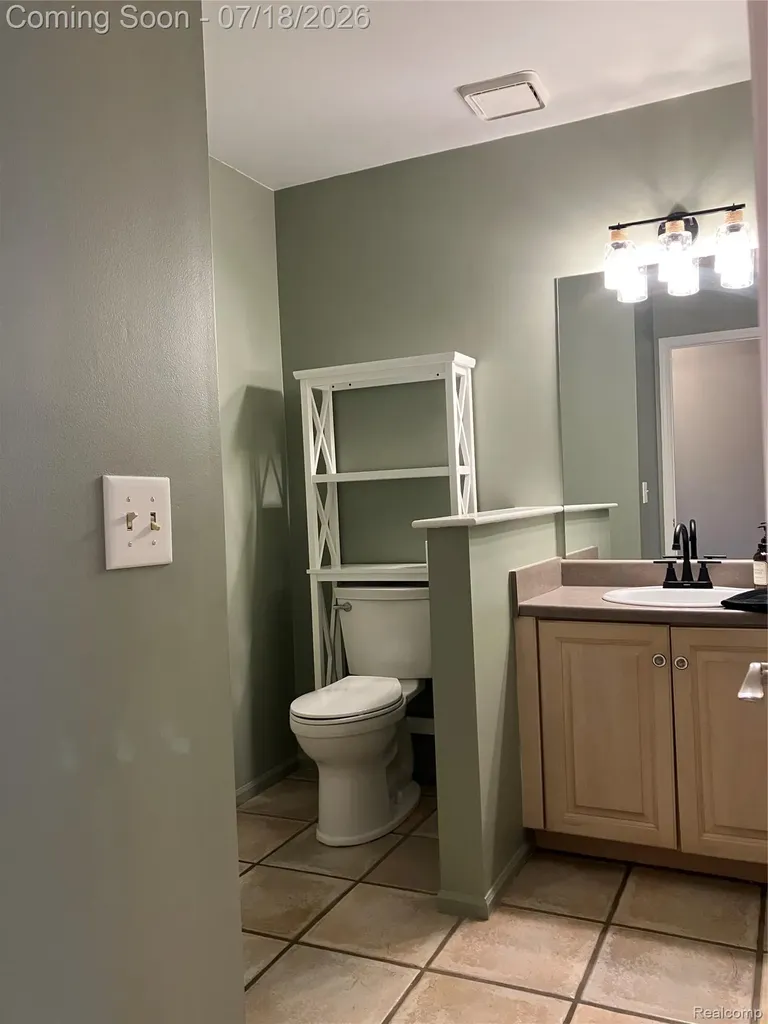 1815 Twin Lakes Boulevard Oxford Charter Township MI 48371