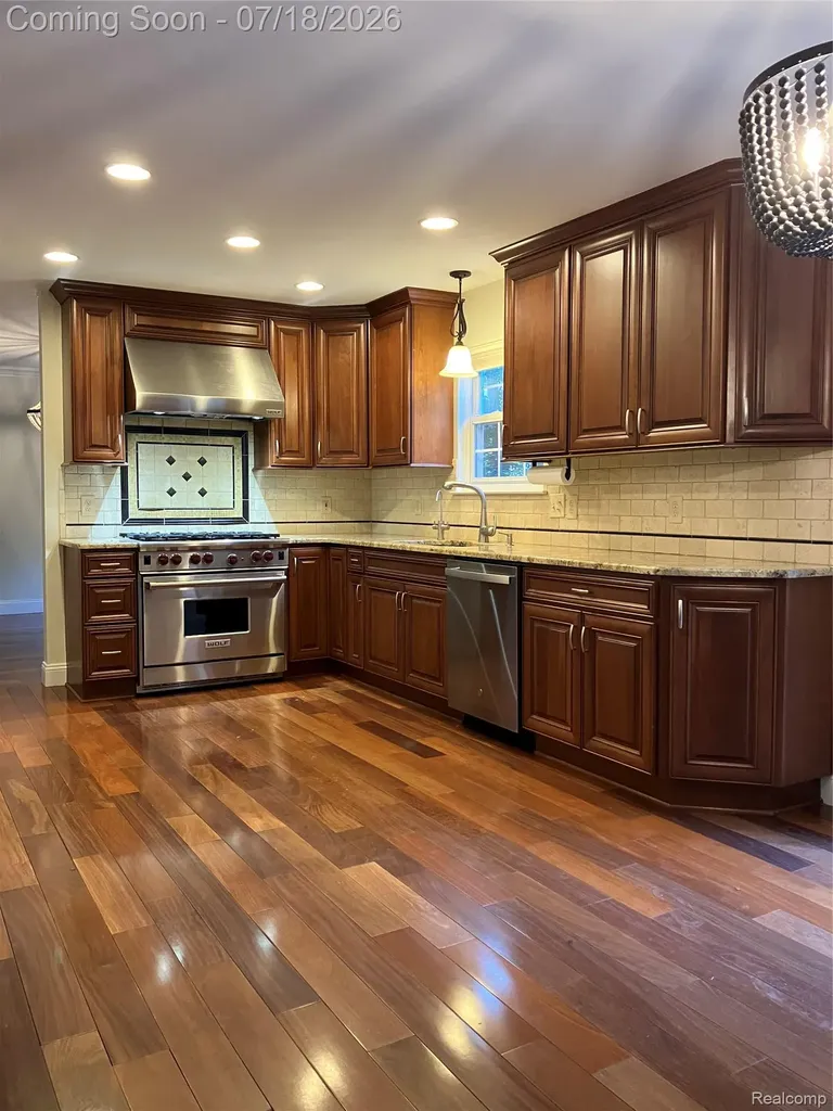 1815 Twin Lakes Boulevard Oxford Charter Township MI 48371