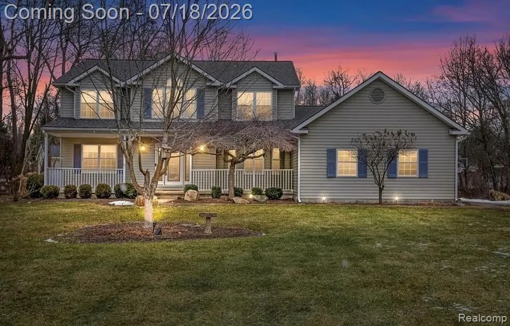 1815 Twin Lakes Boulevard Oxford Charter Township MI 48371