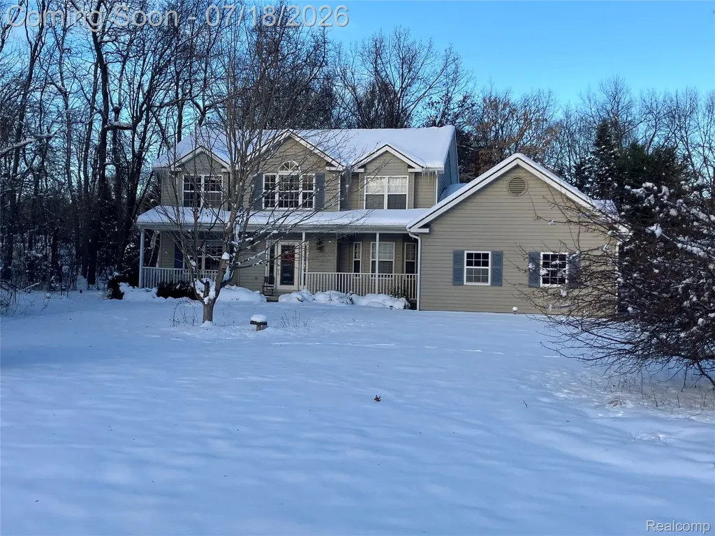 1815 Twin Lakes Boulevard Oxford Charter Township MI 48371