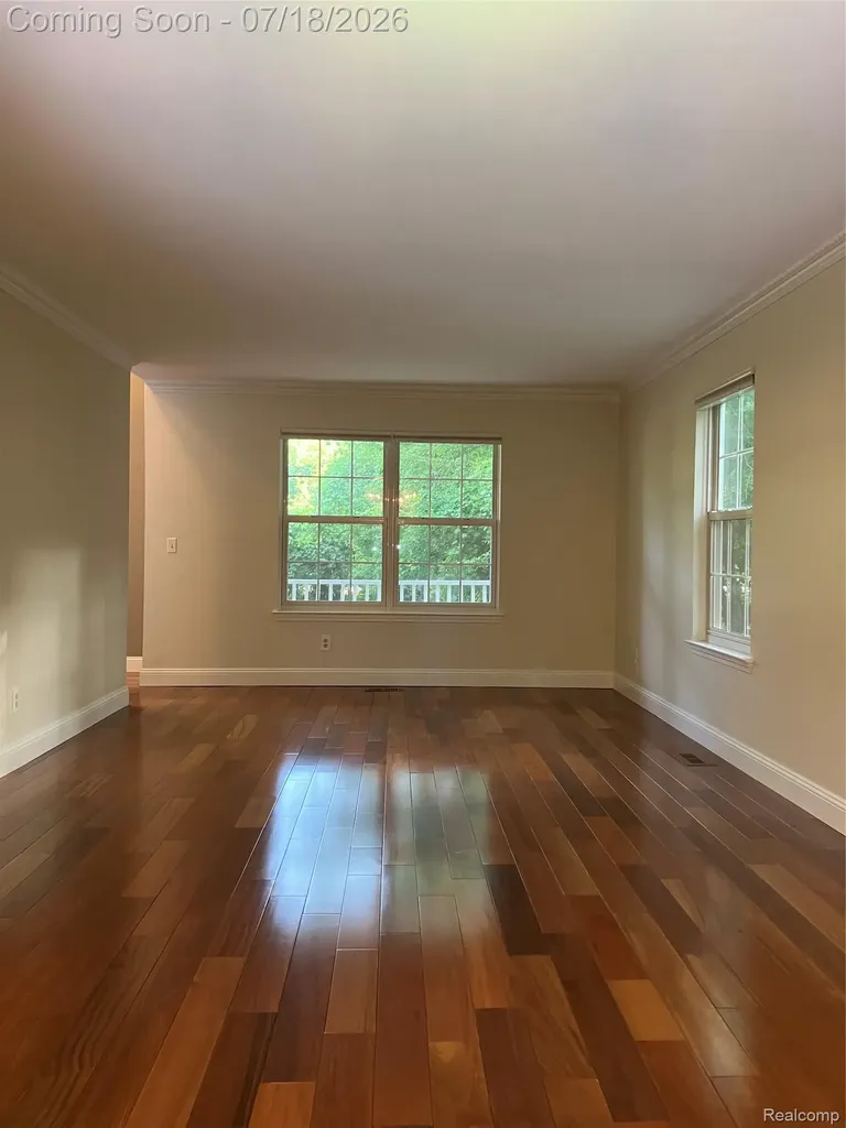 1815 Twin Lakes Boulevard Oxford Charter Township MI 48371