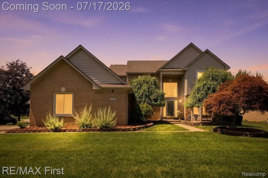 50443 Middle River Drive Macomb Township MI 48044