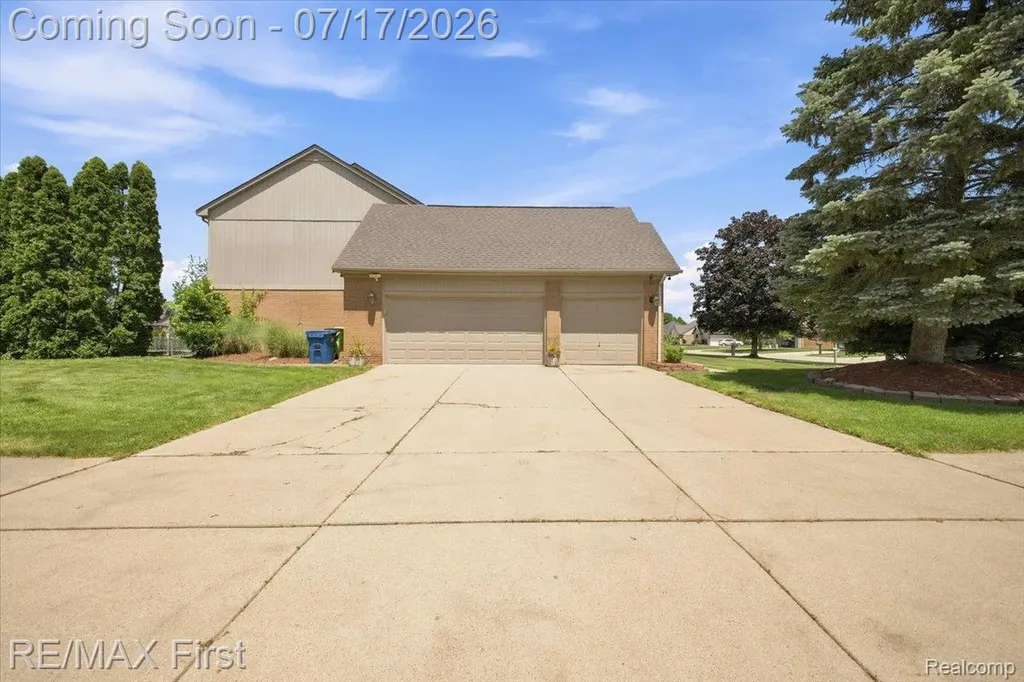 50443 Middle River Drive Macomb Township MI 48044