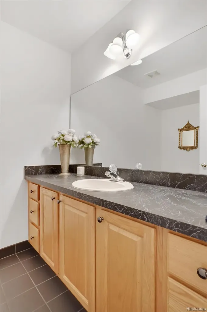 5501 Jeanne Marie Drive White Lake Charter Township MI 48383