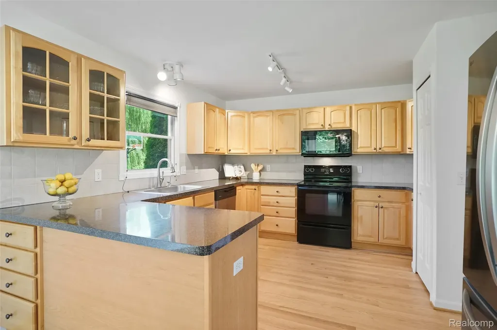 5501 Jeanne Marie Drive White Lake Charter Township MI 48383