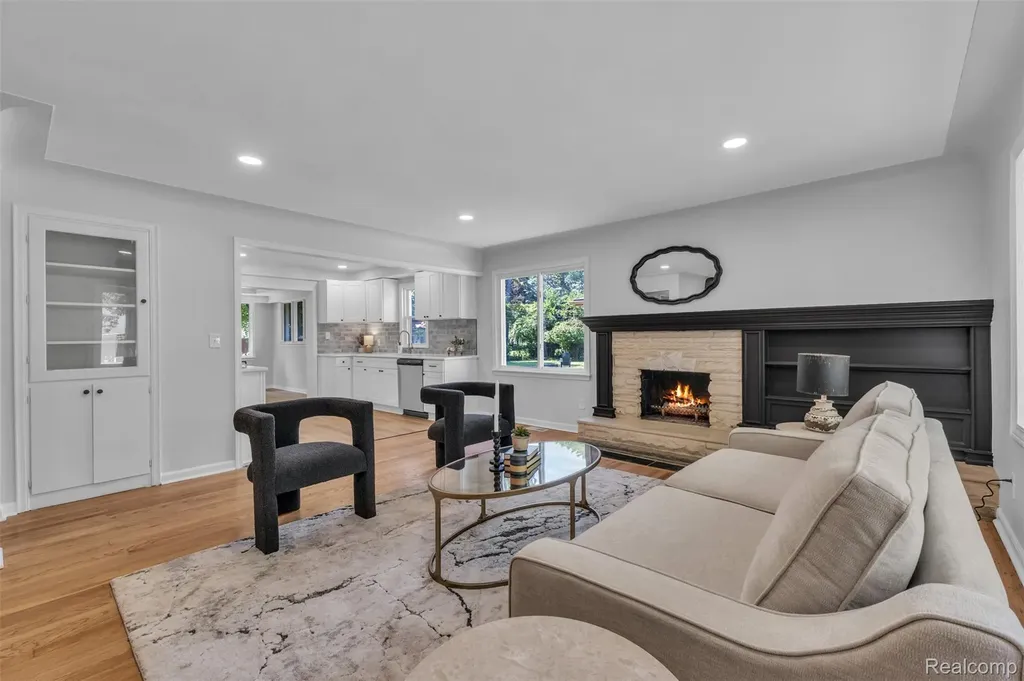 14221 Crosley Redford Charter Township MI 48239