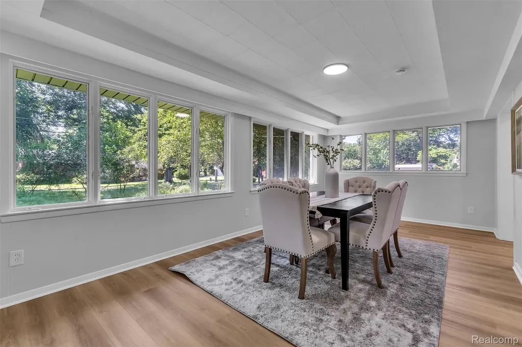 14221 Crosley Redford Charter Township MI 48239
