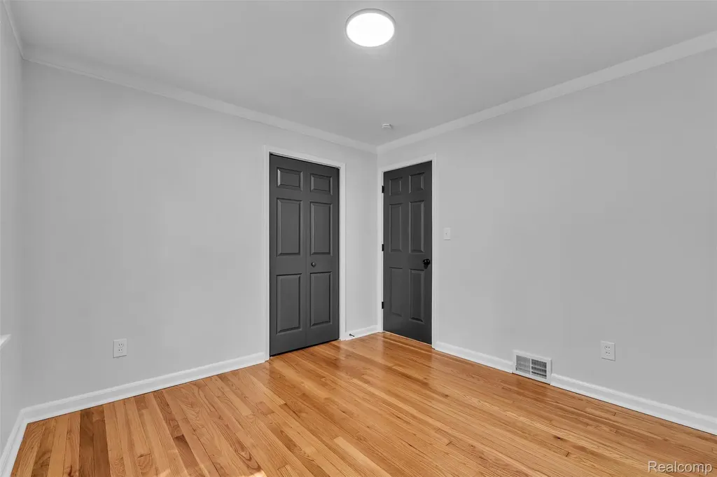 14221 Crosley Redford Charter Township MI 48239