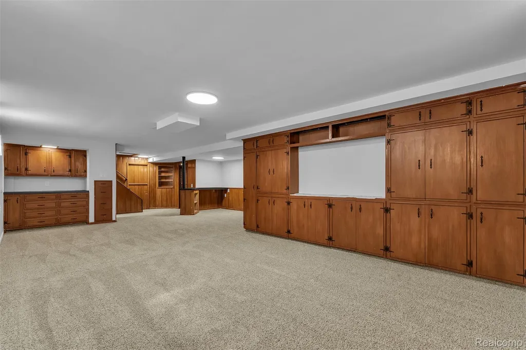 14221 Crosley Redford Charter Township MI 48239