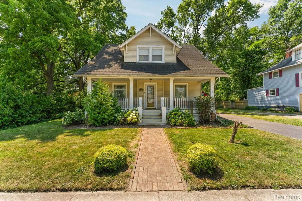 138 E Square Lake Road Troy City MI 48085