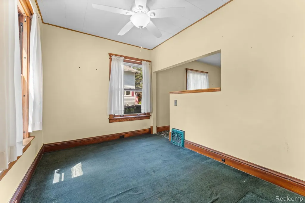 138 E Square Lake Road Troy City MI 48085